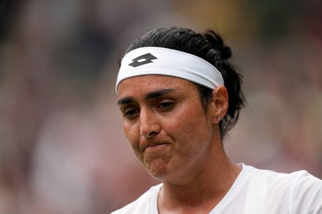 Mandatory Credit: Photo by Dave Shopland Shutterstock (14001531eo) Ons Jabeur during her third round match Wimbledon Tennis Championships, Day 6, The All England Lawn Tennis and Croquet Club, London, UK - 08 Jul 2023 Wimbledon Tennis Championships, Day 6, The All England Lawn Tennis and Croquet Club, London, UK - 08 Jul 2023  Copyright: xDavexShopland Shutterstockx 14001531eo