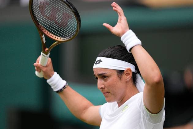 Mandatory Credit: Photo by Dave Shopland Shutterstock (14001531ek) Ons Jabeur during her third round match Wimbledon Tennis Championships, Day 6, The All England Lawn Tennis and Croquet Club, London, UK - 08 Jul 2023 Wimbledon Tennis Championships, Day 6, The All England Lawn Tennis and Croquet Club, London, UK - 08 Jul 2023  Copyright: xDavexShopland Shutterstockx 14001531ek