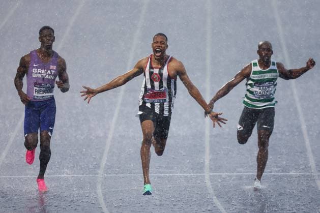 Bilder des Jahres 2023, Sport 07 Juli Sport Themen der Woche KW27 Sport Bilder des Tages Mandatory Credit: Photo by Paul Greenwood Shutterstock (13995953ab) Zharnel Hughes celebrates after winning the Men s 100m Final during Day One of the UK Athletics Championships at Manchester Regional Arena UK Athletics Championships, Day One, Athletics, Manchester Regional Arena, Manchester, UK - 08 Jul 2023 UK Athletics Championships, Day One, Athletics, Manchester Regional Arena, Manchester, UK - 08 Jul 2023  Copyright: xPaulxGreenwood Shutterstockx 13995953ab
