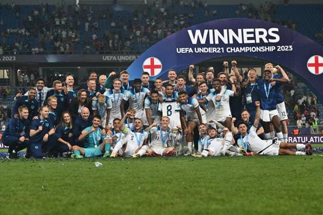 BATUMI, GEORGIA - JULY 8: England s players and staff celebrate with the trophy after winning the UEFA European Under-21 Championship final match between England and Spain on July 8, 2023 on Adjarabet Arena in Batumi, G England v Spain - UEFA Under-21 Euro 2023 Final Copyright: xSebastianxFrejx