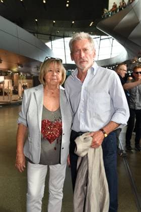 Paul Breitner mit Ehefrau Bayerischer Sportpreis 2023 Preis, Ehrung, Verleihung BMW Welt München 08. Juli 2023