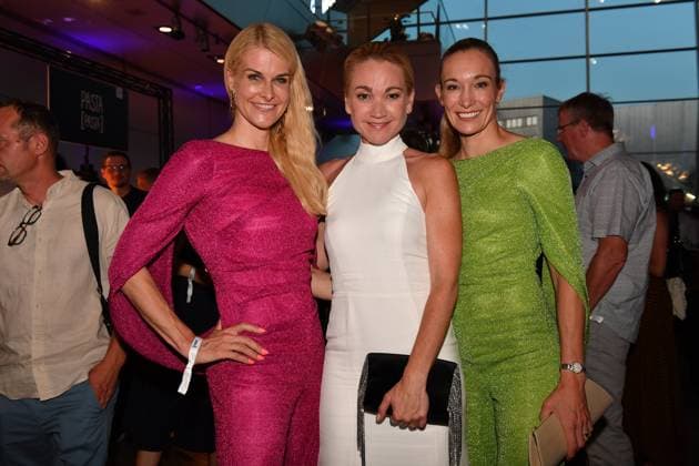 Natascha Grün, Lisa Maria Potthoff und Dr. Christine Theis Bayerischer Sportpreis 2023 Preis, Ehrung, Verleihung BMW Welt München 08. Juli 2023