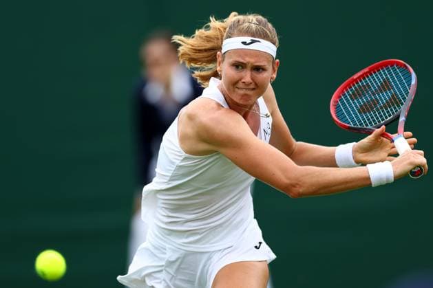 Mandatory Credit: Photo by Simon Dael Shutterstock (14003009l) Marie Bouzkova during her fourth round match Wimbledon Tennis Championships, Day 7, The All England Lawn Tennis and Croquet Club, London, UK - 09 Jul 2023 Wimbledon Tennis Championships, Day 7, The All England Lawn Tennis and Croquet Club, London, UK - 09 Jul 2023  Copyright: xSimonxDael Shutterstockx 14003009l