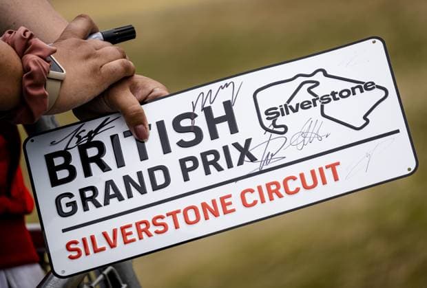 SILVERSTONE - Fans await the arrival of drivers ahead of the British Grand Prix at Silverstone Circuit. ANP SEM VAN DER WAL F1 Grand Prix of Great Britain 2023 xVIxANPxSportx xxANPxIVx 473317131 originalFilename: 473317131.jpg