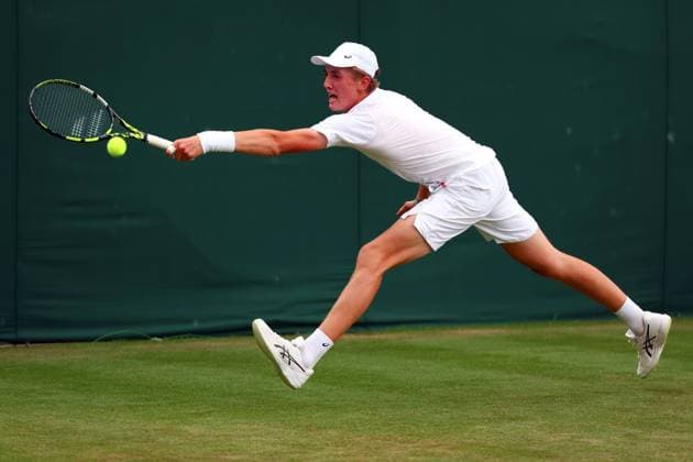 Mandatory Credit: Photo by Ella Ling Shutterstock (14003007v) Henry Searle during his Boys Singles first round match Wimbledon Tennis Championships, Day 7, The All England Lawn Tennis and Croquet Club, London, UK - 09 Jul 2023 Wimbledon Tennis Championships, Day 7, The All England Lawn Tennis and Croquet Club, London, UK - 09 Jul 2023  Copyright: xEllaxLing Shutterstockx 14003007v