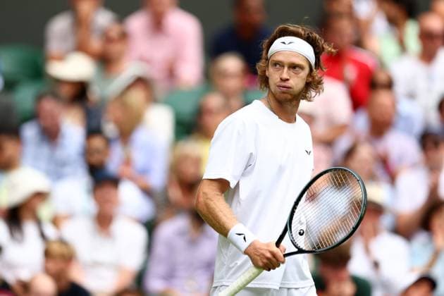 Mandatory Credit: Photo by Simon Dael Shutterstock (14003009bt) Andrey Rublev during his fourth round match Wimbledon Tennis Championships, Day 7, The All England Lawn Tennis and Croquet Club, London, UK - 09 Jul 2023 Wimbledon Tennis Championships, Day 7, The All England Lawn Tennis and Croquet Club, London, UK - 09 Jul 2023  Copyright: xSimonxDael Shutterstockx 14003009bt