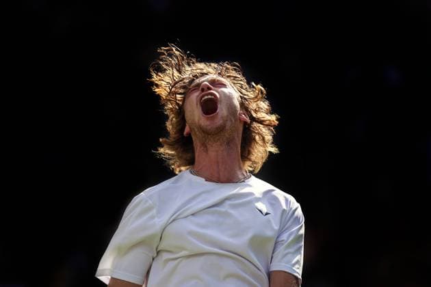 Sport Themen der Woche KW27 Sport Bilder des Tages Wimbledon: Day Seven 9 July 2023, Wimbledon - Wimbledon Tennis Championships - Day Seven - Andrey Rublev shouts skyward after his victory over Alexander Bublik (KAZ) - Photo: Charlotte Wilson Offside. Wimbledon UK *** Wimbledon Tag Sieben 9. Juli 2023, Wimbledon Wimbledon Tennis Championships Tag Sieben Andrey Rublev schreit nach seinem Sieg über Alexander Bublik KAZ in den Himmel Foto Charlotte Wilson Abseits Wimbledon UK  Copyright: xCharlottexWilsonx xOffsidexOffside
