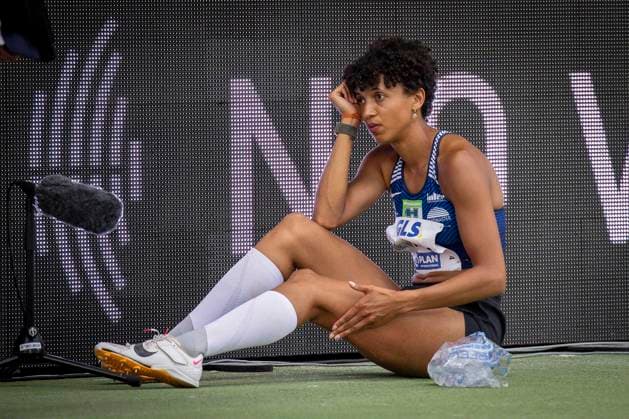 Bilder des Jahres 2023, Sport 07 Juli Sport Themen der Woche KW27 Sport Bilder des Tages Sport Bilder des Tages Deutsche Leichtathletik-Meisterschaften; Kassel, 09.07.2023 Malaika Mihambo (LG Kurpfalz) hat sich verletzt; Deutsche Leichtathletik-Meisterschaften am 09.07.2023 im Auestadion, Kassel (Hessen). *** German Athletics Championships Kassel, 09 07 2023 Malaika Mihambo LG Kurpfalz injured German Athletics Championships on 09 07 2023 at Auestadion, Kassel Hesse Copyright: xBEAUTIFULxSPORTS AxelxKohringx