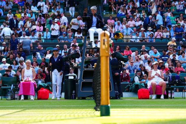 Mandatory Credit: Photo by Javier Garcia Shutterstock (14003010gn) Victoria Azarenka and Elina Svitolina during their fourth round match Wimbledon Tennis Championships, Day 7, The All England Lawn Tennis and Croquet Club, London, UK - 09 Jul 2023 Wimbledon Tennis Championships, Day 7, The All England Lawn Tennis and Croquet Club, London, UK - 09 Jul 2023  Copyright: xJavierxGarcia Shutterstockx 14003010gn