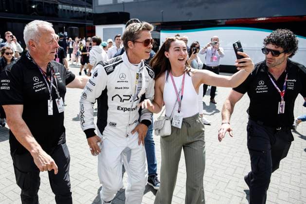PITT Brad (USA), actor playing Sonny Hayes, driver of the fictional Apex APXGP team in the F1 movie by Apple Studios Bruckheimer Films, portrait during the 2023 Formula 1 Aramco British Grand Prix, 10th round of the 2023 Formula One World Championship, WM, Weltmeisterschaft from July 7 to 9, 2023 on the Silverstone Circuit, in Silverstone, United Kingdom - F1 - BRITISH GRAND PRIX 2023 - RACE DPPI Panoramic  03323013__R3_0695 