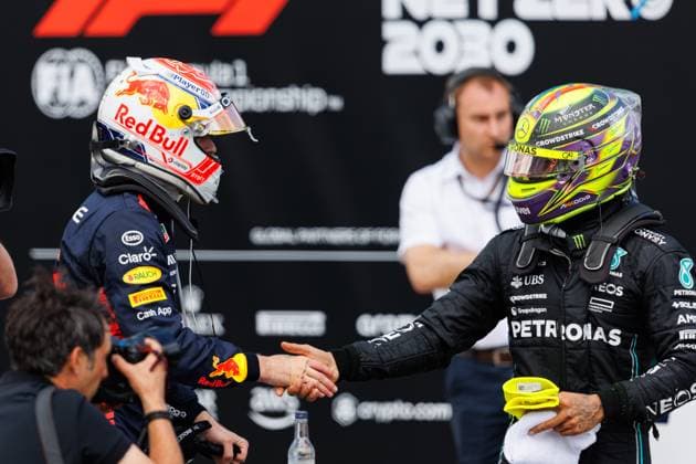 VERSTAPPEN Max (ned), Red Bull Racing RB19 and HAMILTON Lewis (gbr), Mercedes AMG F1 Team W14, portrait during the 2023 Formula 1 Aramco British Grand Prix, 10th round of the 2023 Formula One World Championship, WM, Weltmeisterschaft from July 7 to 9, 2023 on the Silverstone Circuit, in Silverstone, United Kingdom  Copyright: xClementxLuck DPPI IPAxSportx xipx xIPAxSportx 0 IPA_IPA39140843