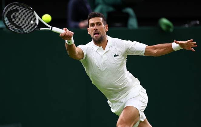 Sport Bilder des Tages Mandatory Credit: Photo by Simon Dael Shutterstock (14003009gh) Novak Djokovic during his fourth round match Wimbledon Tennis Championships, Day 7, The All England Lawn Tennis and Croquet Club, London, UK - 09 Jul 2023 Wimbledon Tennis Championships, Day 7, The All England Lawn Tennis and Croquet Club, London, UK - 09 Jul 2023  Copyright: xSimonxDael Shutterstockx 14003009gh