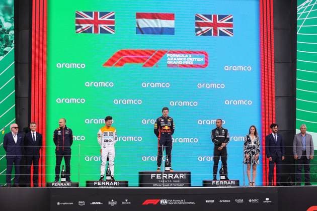 podium NORRIS Lando (gbr), McLaren F1 Team MCL60, VERSTAPPEN Max (ned), Red Bull Racing RB19, HAMILTON Lewis (gbr), Mercedes AMG F1 Team W14, portrait during the 2023 Formula 1 Aramco British Grand Prix, 10th round of the 2023 Formula One World Championship, WM, Weltmeisterschaft from July 7 to 9, 2023 on the Silverstone Circuit, in Silverstone, United Kingdom - F1 - BRITISH GRAND PRIX 2023 - RACE DPPI Panoramic 00123025_AV6_8925