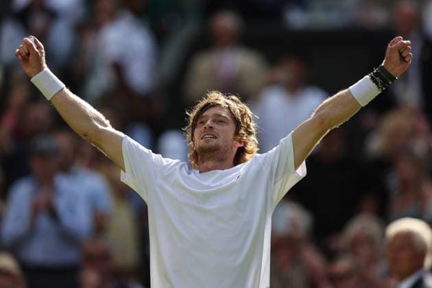 Sport Bilder des Tages Wimbledon: Day Seven 9 July 2023, Wimbledon - Wimbledon Tennis Championships - Day Seven - Andrey Rublev celebrates his victory - Photo: Charlotte Wilson Offside. Wimbledon UK Copyright: xCharlottexWilsonx xOffsidexOffside