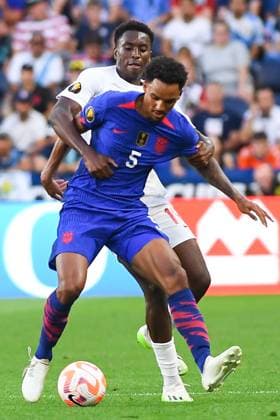 RECORD DATE NOT STATED 2023 CONCACAF Gold Cup United States vs Canada (L-R), Moise Bombito of Canada and Bryan Reynolds of USA during the game United States (USA) vs Canada corresponding to Quarterfinals of the CONCACAF Gold Cup 2023, at TQL Stadium, on July 09, 2023. <br><br> (I-D), Moise Bombito de Canada y Bryan Reynolds de USA durante el partido Estados Unidos (EUA) vs Canada, correspondiente a cuartos de Final de la Copa Oro de la CONCACAF 2023, en el TQL Stadium, el 09 de Julio de 2023. CINCINNATI OHIO ESTADOS UNIDOS  Copyright: xJONATHANxDUENASx 20230709195154_CGC_23_CF_USA_CAN_REYNOLDS83