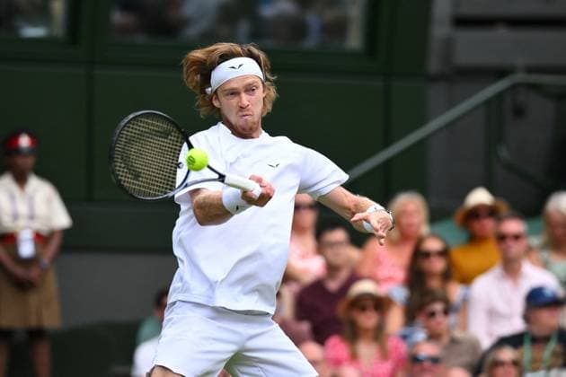 Wimbledon Championships Day 7 Andrey Rublev (RUS) during his fourth round match at the 2023 Wimbledon Championships at the AELTC in London, UK on July 9, 2023. Photo by Corinne Dubreuil ABACAPRESS.COM London United Kingdom  Copyright: xDubreuilxCorinne ABACAx 860097_061 DubreuilxCorinne ABACAx 860097_061