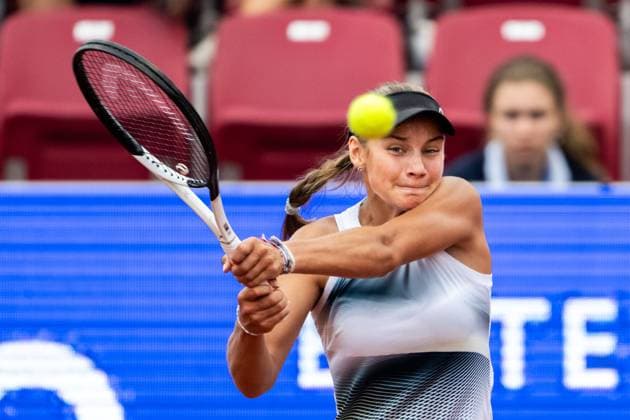230710 Bella Bergkivst Larsson, Sverige, under dag 1 av WTA, Tennis Damen Nordea Open den 10 juli 2023 i Bastad. Copyright: MATHILDAxAHLBERG BB230710MA020