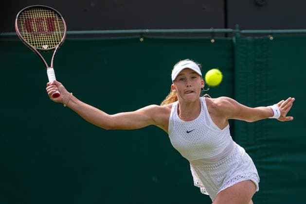 Tennis - Wimbledon Championship 2023 - Day 8 LONDON, ENGLAND - Monday, July 10, 2023: Mirra Andreeva (RUS) during the Ladies Singles 4th Round match on Day Eight of The Championships Wimbledon 2023 at the All England Lawn Tennis and Croquet Club. LONDON All England Lawn Tennis and Croq GREATER LONDON ENGLAND  Copyright: xKirstenxHolstx P2023-07-10-Wimbledon_Day_8-2