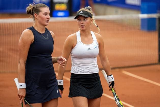 230710 Caijsa Hennemann, Sverige, och Kajsa Rinaldo Persson, Sverige, under dag 1 av WTA, Tennis Damen Nordea Open den 10 juli 2023 i Bastad. Copyright: MATHILDAxAHLBERG BB230710MA084