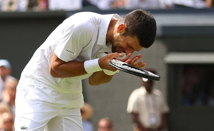Mandatory Credit: Photo by Ella Ling Shutterstock (14003751ao) Novak Djokovic shows a look of frustration in their match against Hubert Hurkacz Wimbledon Tennis Championships, Day 8, The All England Lawn Tennis and Croquet Club, London, UK - 10 Jul 2023 Wimbledon Tennis Championships, Day 8, The All England Lawn Tennis and Croquet Club, London, UK - 10 Jul 2023  Copyright: xEllaxLing Shutterstockx 14003751ao