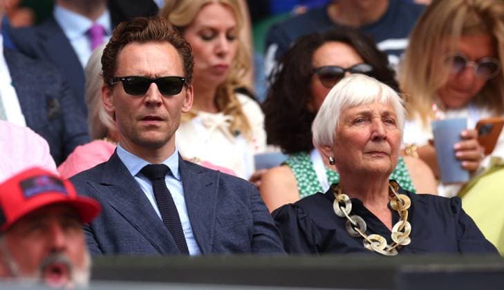 Mandatory Credit: Photo by Ella Ling Shutterstock (14003751bm) Tom Hiddleston and mother Diana watching the action on Centre Court Wimbledon Tennis Championships, Day 8, The All England Lawn Tennis and Croquet Club, London, UK - 10 Jul 2023 Wimbledon Tennis Championships, Day 8, The All England Lawn Tennis and Croquet Club, London, UK - 10 Jul 2023  Copyright: xEllaxLing Shutterstockx 14003751bm