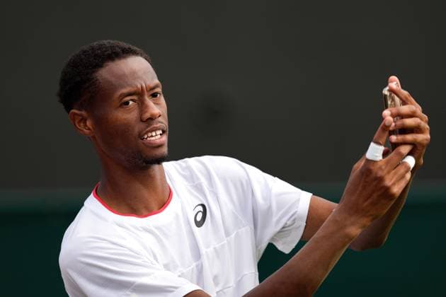 Mandatory Credit: Photo by Dave Shopland Shutterstock (14003750ds) Christopher Eubanks celebrates with a selfie after victory in his fourth round match Wimbledon Tennis Championships, Day 8, The All England Lawn Tennis and Croquet Club, London, UK - 10 Jul 2023 Wimbledon Tennis Championships, Day 8, The All England Lawn Tennis and Croquet Club, London, UK - 10 Jul 2023  Copyright: xDavexShopland Shutterstockx 14003750ds
