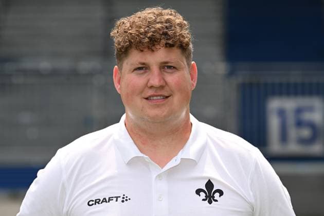 10.07.2023, xjhx, Fussball 1.Bundesliga, SV Darmstadt 98 - Fototermin Saison 2023 24 1.BL Porträttermin 2023 2024 emspor, v.l. Betreuer Jonas Nietzel; SV Darmstadt 98; 1.BL, Porträttermin 2023 2024 (DFL DFB REGULATIONS PROHIBIT ANY USE OF PHOTOGRAPHS as IMAGE SEQUENCES and or QUASI-VIDEO) Darmstadt