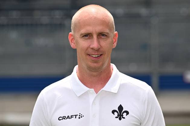 10.07.2023, xjhx, Fussball 1.Bundesliga, SV Darmstadt 98 - Fototermin Saison 2023 24 1.BL Porträttermin 2023 2024 emspor, v.l. Physiotherapeut Sebastian Pommer; SV Darmstadt 98; 1.BL, Porträttermin 2023 2024 (DFL DFB REGULATIONS PROHIBIT ANY USE OF PHOTOGRAPHS as IMAGE SEQUENCES and or QUASI-VIDEO) Darmstadt