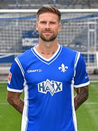 10.07.2023, xjhx, Fussball 1.Bundesliga, SV Darmstadt 98 - Fototermin Saison 2023 24 1.BL Porträttermin 2023 2024 emspor, v.l. Tobias Kempe; SV Darmstadt 98; 1.BL, Porträttermin 2023 2024 (DFL DFB REGULATIONS PROHIBIT ANY USE OF PHOTOGRAPHS as IMAGE SEQUENCES and or QUASI-VIDEO) Darmstadt