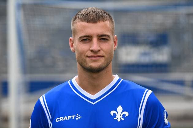 10.07.2023, xjhx, Fussball 1.Bundesliga, SV Darmstadt 98 - Fototermin Saison 2023 24 1.BL Porträttermin 2023 2024 emspor, v.l. Fabian Nürnberger; SV Darmstadt 98; 1.BL, Porträttermin 2023 2024 (DFL DFB REGULATIONS PROHIBIT ANY USE OF PHOTOGRAPHS as IMAGE SEQUENCES and or QUASI-VIDEO) Darmstadt