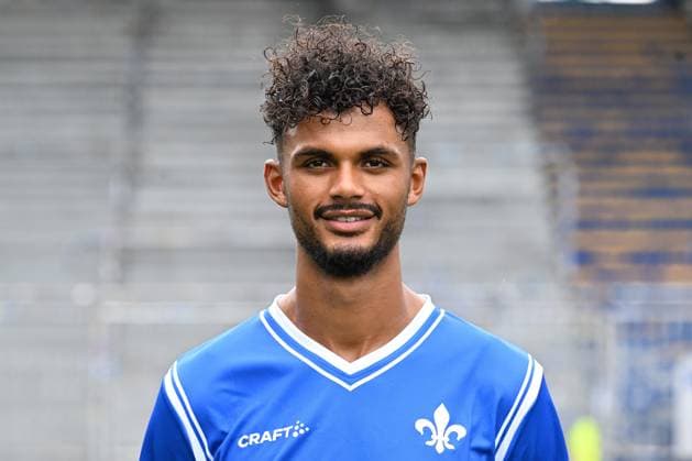 10.07.2023, xjhx, Fussball 1.Bundesliga, SV Darmstadt 98 - Fototermin Saison 2023 24 1.BL Porträttermin 2023 2024 emspor, v.l. Aaron Seydel; SV Darmstadt 98; 1.BL, Porträttermin 2023 2024 (DFL DFB REGULATIONS PROHIBIT ANY USE OF PHOTOGRAPHS as IMAGE SEQUENCES and or QUASI-VIDEO) Darmstadt