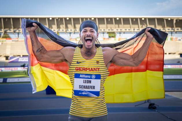 Sport Themen der Woche KW28 Sport Bilder des Tages Paris 2023 World Para Athletics Championships; Frankreich, 10.07.2023 Weltmeister im Weitsprung: Leon Schaefer (GER TSV Bayer 04 Leverkusen T63) waehrend der World Para Athletics Championships am 10.07.2023 im Charlety Stadium in Paris, Frankreich. *** Paris 2023 World Para Athletics Championships France, 10 07 2023 World Champion in Long Jump Leon Schaefer GER TSV Bayer 04 Leverkusen T63 during the World Para Athletics Championships at Charlety Stadium in Paris, France on 10 07 2023. Copyright: xBEAUTIFULxSPORTS AxelxKohringx