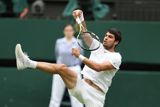 Wimbledon: Day Eight 10 July 2023, Wimbledon - Wimbledon Tennis Championships - Day Eight - Carlos Alcaraz (ESP) in action during his Gentlemen s Singles Round of 16 match against Matteo Berrettini (ITA) - Photo: Charlotte Wilson Offside. Wimbledon UK Copyright: xCharlottexWilsonx xOffsidexOffside