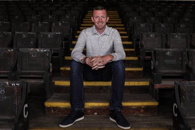 Neill Collins signs as Barnsley FC head coach Neill Collins signs as Barnsley FC head coach on a two year deal at Oakwell, Barnsley, United Kingdom, 10th July 2023 (Photo by Mark Cosgrove News Images) Barnsley Oakwell South Yorkshire United Kingdom Copyright: xMarkxCosgrove NewsxImagesx