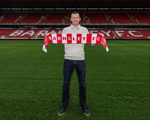 Neill Collins signs as Barnsley FC head coach Neill Collins signs as Barnsley FC head coach on a two year deal at Oakwell, Barnsley, United Kingdom, 10th July 2023 (Photo by Mark Cosgrove News Images) Barnsley Oakwell South Yorkshire United Kingdom Copyright: xMarkxCosgrove NewsxImagesx