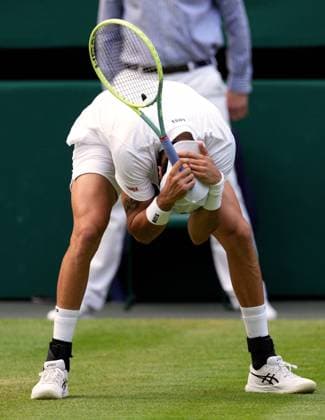Mandatory Credit: Photo by Dave Shopland Shutterstock (14003750gg) Matteo Berrettini frustrated during his fourth round match Wimbledon Tennis Championships, Day 8, The All England Lawn Tennis and Croquet Club, London, UK - 10 Jul 2023 Wimbledon Tennis Championships, Day 8, The All England Lawn Tennis and Croquet Club, London, UK - 10 Jul 2023  Copyright: xDavexShopland Shutterstockx 14003750gg