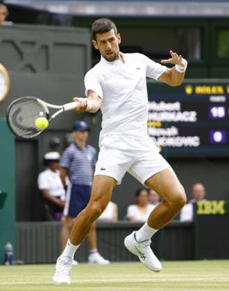 Tennis: Wimbledon championships Novak Djokovic of Serbia plays against Hubert Hurkacz of Poland in the men s singles fourth round at the Wimbledon tennis tournament in London on July 10, 2023, following the postponement of the match the previous day due to Wimbledon s 11 p.m. curfew.  A14AA0001669943P  
