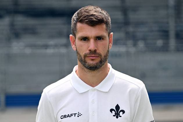 10.07.2023, xjhx, Fussball 1.Bundesliga, SV Darmstadt 98 - Fototermin Saison 2023 24 1.BL Porträttermin 2023 2024 emspor, v.l. Übergangskoordinator Pascal Pellowski; SV Darmstadt 98; 1.BL, Porträttermin 2023 2024 (DFL DFB REGULATIONS PROHIBIT ANY USE OF PHOTOGRAPHS as IMAGE SEQUENCES and or QUASI-VIDEO) Darmstadt