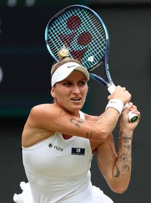 Mandatory Credit: Photo by Simon Dael Shutterstock (14003756c) Marketa Vondrousova in action against Jessica Pegula Wimbledon Tennis Championships, Day 9, The All England Lawn Tennis and Croquet Club, London, UK - 11 Jul 2023 Wimbledon Tennis Championships, Day 9, The All England Lawn Tennis and Croquet Club, London, UK - 11 Jul 2023  Copyright: xSimonxDael Shutterstockx 14003756c