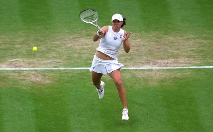 Mandatory Credit: Photo by Ella Ling Shutterstock (14003758x) Iga Swiatek in action against Elina Svitolina Wimbledon Tennis Championships, Day 9, The All England Lawn Tennis and Croquet Club, London, UK - 11 Jul 2023 Wimbledon Tennis Championships, Day 9, The All England Lawn Tennis and Croquet Club, London, UK - 11 Jul 2023  Copyright: xEllaxLing Shutterstockx 14003758x
