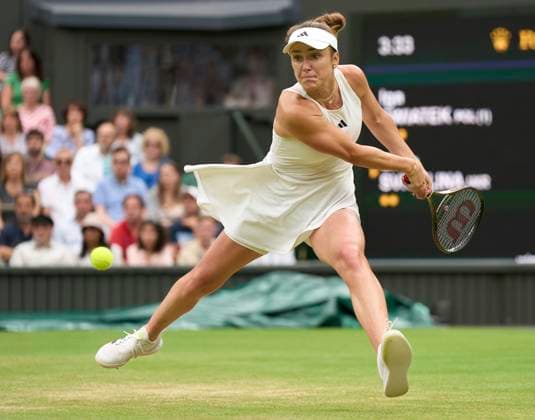 2023 Wimbledon Championships Elina Svitolina (UKR) plays her shot against Iga Swiatek (POL) on Centre court in the ladies singles quarter finals on Day 9 at the 2023 Wimbledon Championships at the All England Club, London, UK, 11 July 2023, Credit:Peter van den Berg Avalon United Kingdom, England, London, All England Lawn Tennis and Croquet Club  Copyright: xPeterxvanxdenxBergx xAvalonx 0788538464