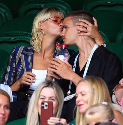 Sport Bilder des Tages Mandatory Credit: Photo by Javier Garcia Shutterstock (14003753fz) Mia Regan and Romeo Beckham watching the action on Centre Court Wimbledon Tennis Championships, Day 9, The All England Lawn Tennis and Croquet Club, London, UK - 11 Jul 2023 Wimbledon Tennis Championships, Day 9, The All England Lawn Tennis and Croquet Club, London, UK - 11 Jul 2023  Copyright: xJavierxGarcia Shutterstockx 14003753fz