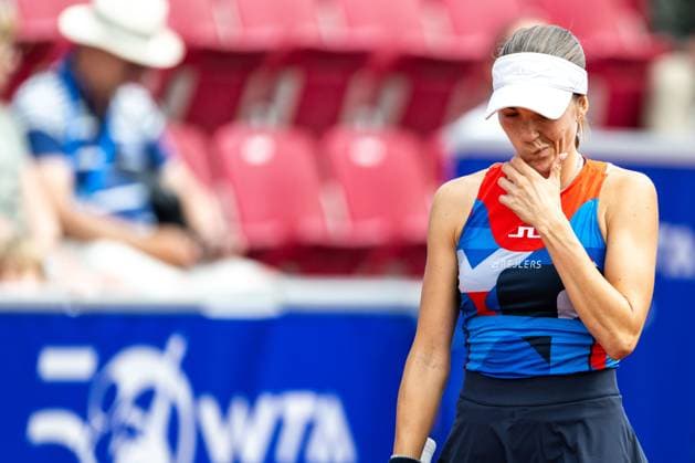 230711 Mirjam Björklund, Sverige, deppar under dag 2 av WTA, Tennis Damen Nordea Open den 11 juli 2023 i Bastad. Copyright: MATHILDAxAHLBERG BB230711MA054