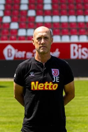 11.07.2023, Fussball, GER, Saison, 3.Liga, Porträttermin 2023 2024, SSV Jahn Regensburg Joe Enochs (Chef-Trainer); SSV Jahn Regensburg; 3.Liga, Porträttermin 2023 2024, DFL REGULATIONS PROHIBIT ANY USE OF PHOTOGRAPHS AS IMAGE SEQUENCES AND OR QUASI-VIDEO.