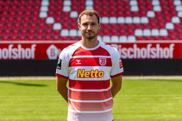 11.07.2023, Fussball, GER, Saison, 3.Liga, Porträttermin 2023 2024, SSV Jahn Regensburg Florian Ballas; SSV Jahn Regensburg; 3.Liga, Porträttermin 2023 2024, DFL REGULATIONS PROHIBIT ANY USE OF PHOTOGRAPHS AS IMAGE SEQUENCES AND OR QUASI-VIDEO.