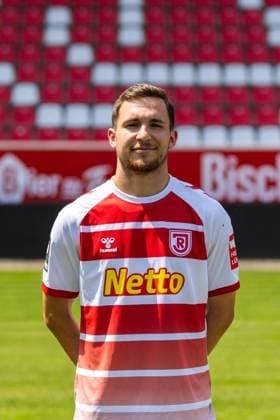 11.07.2023, Fussball, GER, Saison, 3.Liga, Porträttermin 2023 2024, SSV Jahn Regensburg Oscar Schönfelder; SSV Jahn Regensburg; 3.Liga, Porträttermin 2023 2024, DFL REGULATIONS PROHIBIT ANY USE OF PHOTOGRAPHS AS IMAGE SEQUENCES AND OR QUASI-VIDEO.