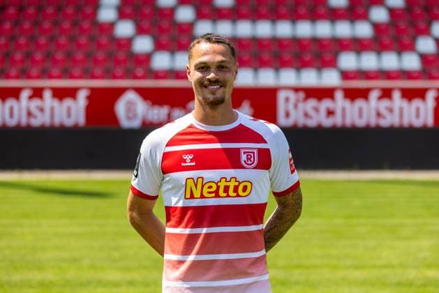 11.07.2023, Fussball, GER, Saison, 3.Liga, Porträttermin 2023 2024, SSV Jahn Regensburg Joel Zwarts; SSV Jahn Regensburg; 3.Liga, Porträttermin 2023 2024, DFL REGULATIONS PROHIBIT ANY USE OF PHOTOGRAPHS AS IMAGE SEQUENCES AND OR QUASI-VIDEO.