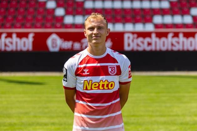 11.07.2023, Fussball, GER, Saison, 3.Liga, Porträttermin 2023 2024, SSV Jahn Regensburg Niclas Anspach; SSV Jahn Regensburg; 3.Liga, Porträttermin 2023 2024, DFL REGULATIONS PROHIBIT ANY USE OF PHOTOGRAPHS AS IMAGE SEQUENCES AND OR QUASI-VIDEO.