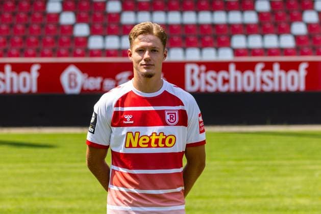 11.07.2023, Fussball, GER, Saison, 3.Liga, Porträttermin 2023 2024, SSV Jahn Regensburg Tobias Eisenhuth; SSV Jahn Regensburg; 3.Liga, Porträttermin 2023 2024, DFL REGULATIONS PROHIBIT ANY USE OF PHOTOGRAPHS AS IMAGE SEQUENCES AND OR QUASI-VIDEO.