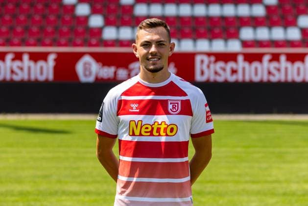 11.07.2023, Fussball, GER, Saison, 3.Liga, Porträttermin 2023 2024, SSV Jahn Regensburg Jannik Graf; SSV Jahn Regensburg; 3.Liga, Porträttermin 2023 2024, DFL REGULATIONS PROHIBIT ANY USE OF PHOTOGRAPHS AS IMAGE SEQUENCES AND OR QUASI-VIDEO.